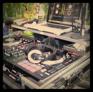 Numark ns711 with case